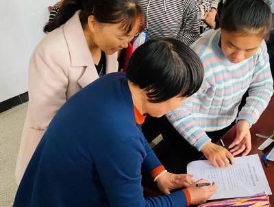 聯通家校，共架金橋——輝縣市常村鎮中心學校第七屆家委會成立暨家庭教育咨詢服務啟動